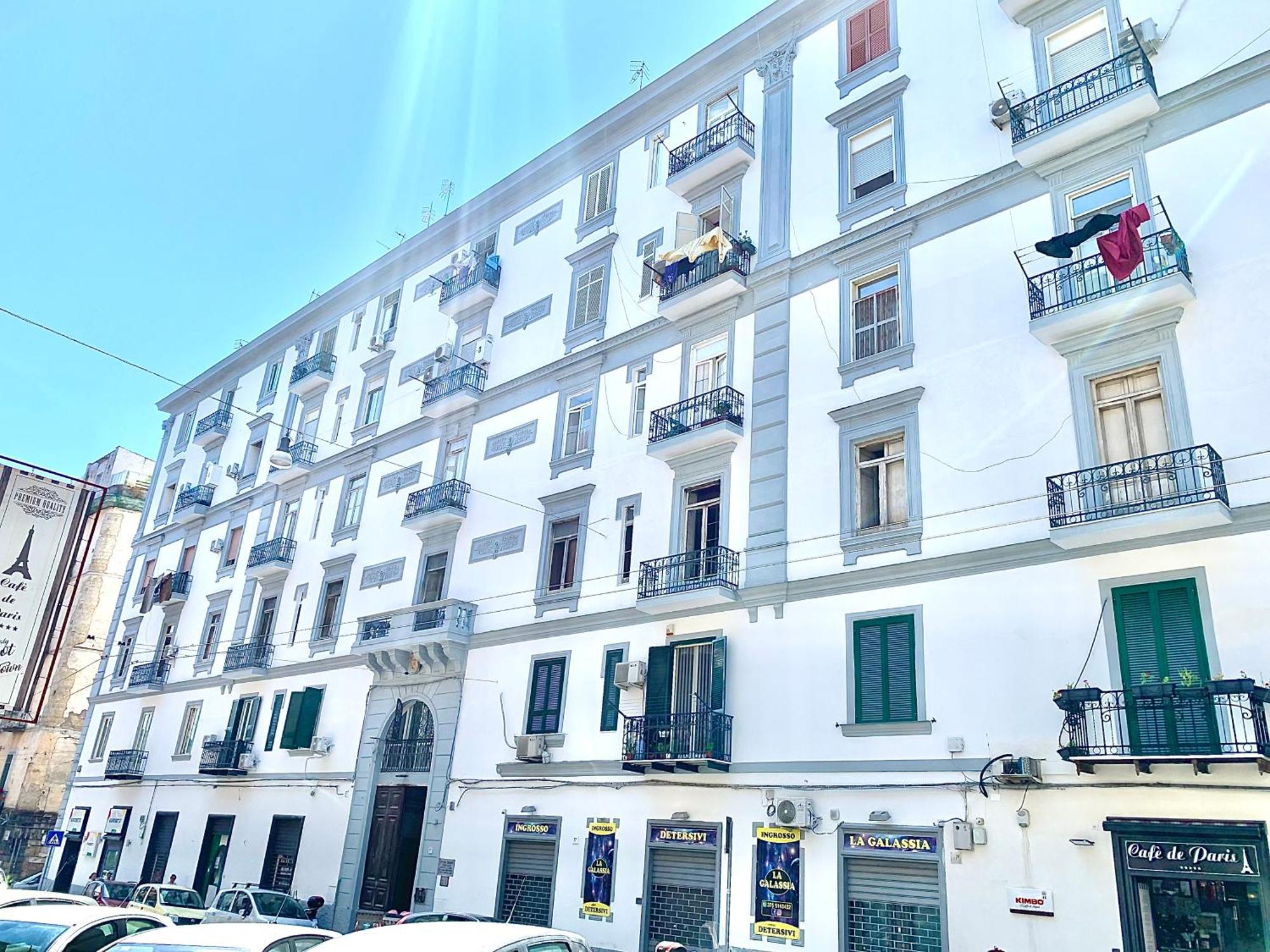 Galasso Apartments Napoli Bagian luar foto